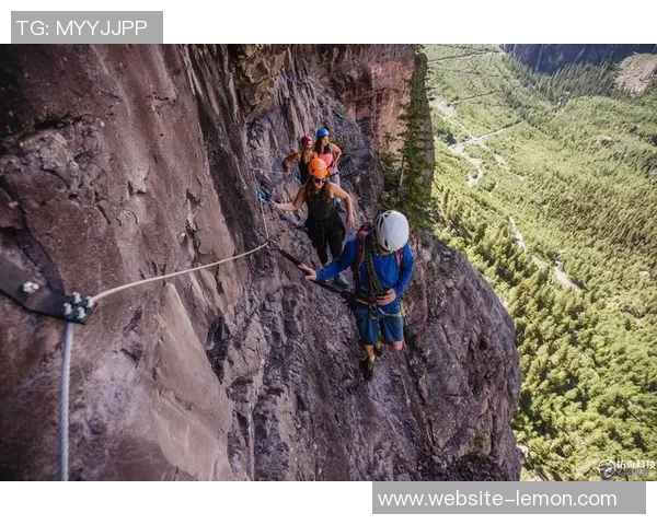 攀岩心理素质探讨：成都攀岩队如何提升竞技表现与心理韧性